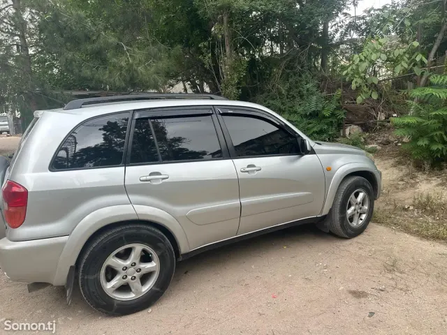 Toyota RAV 4 2002 · 2.4 AT
