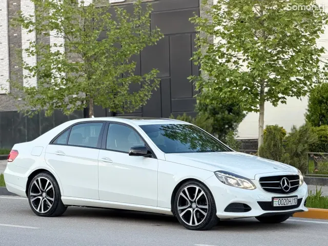 Mercedes-Benz E class 2015 · 2.2 AT