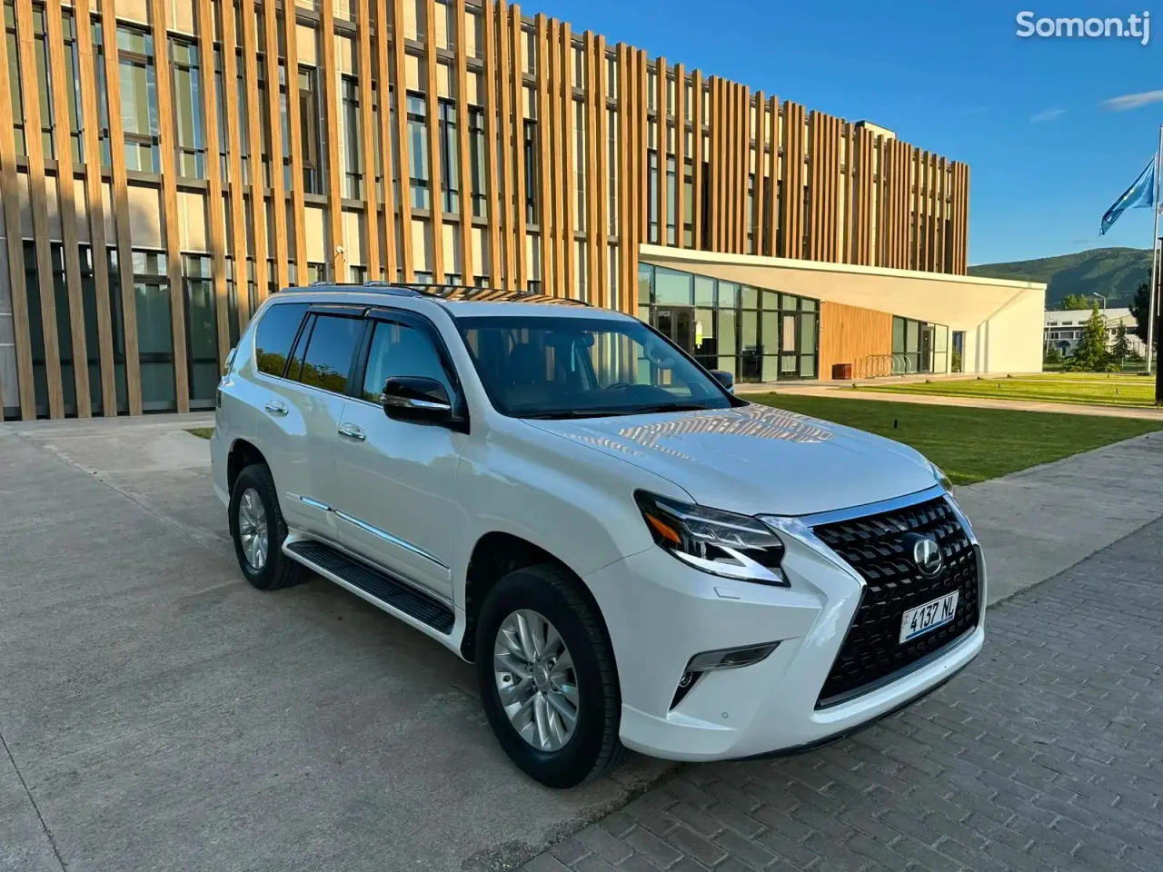 Lexus GX series 2015 · 4.6 AT