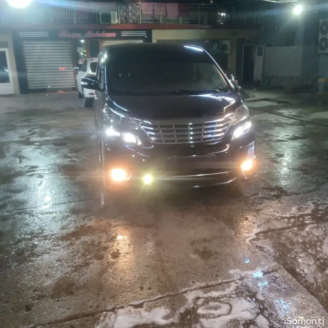 Toyota Vellfire 2010 · 2.4 AT