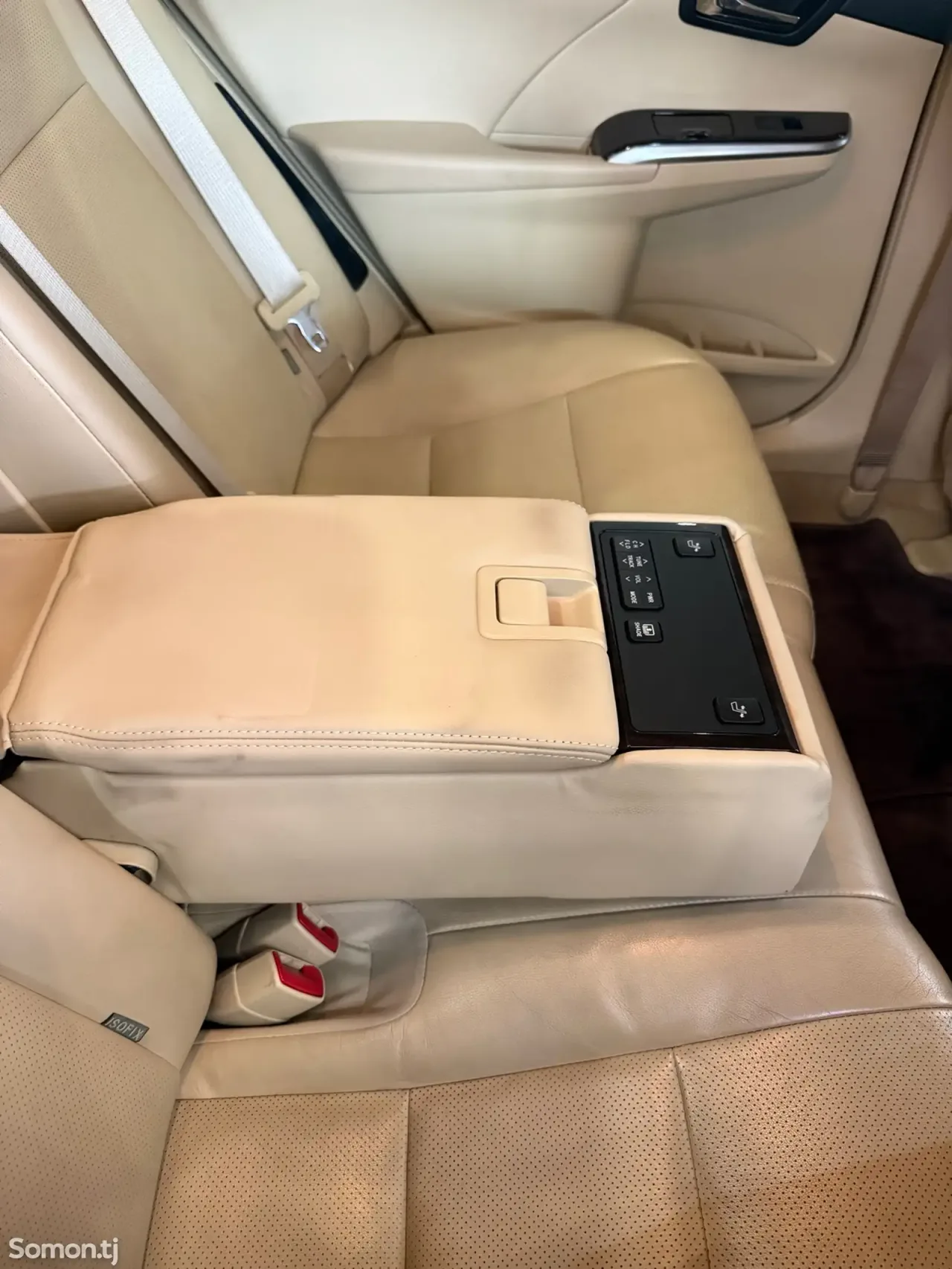 Toyota Camry 2016 · 2.5 AT