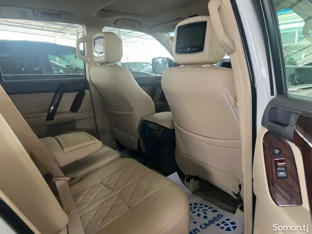 Toyota Land Cruiser Prado 2015 · 4.0 AT