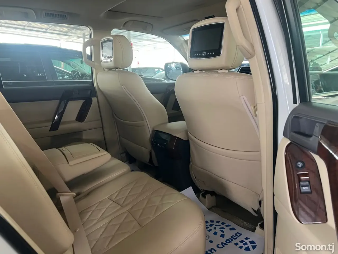 Toyota Land Cruiser Prado 2015 · 4.0 AT