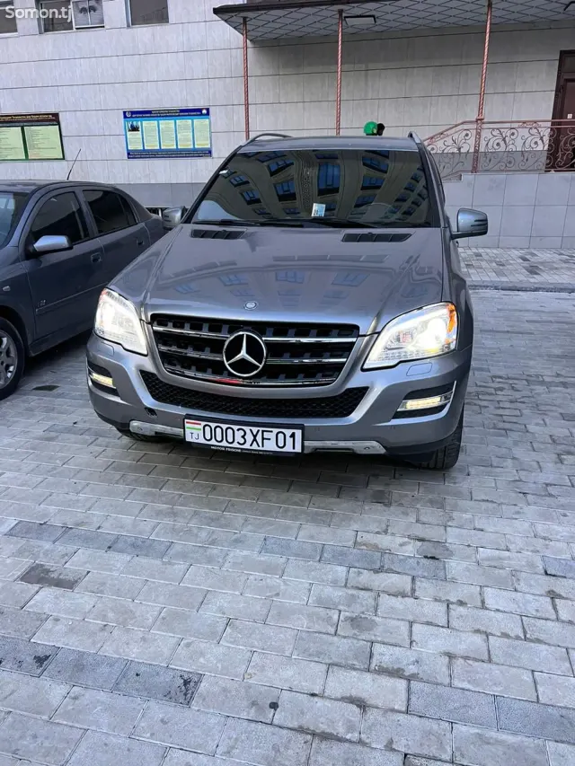 Mercedes-Benz ML class 2011 · 3.5 AT