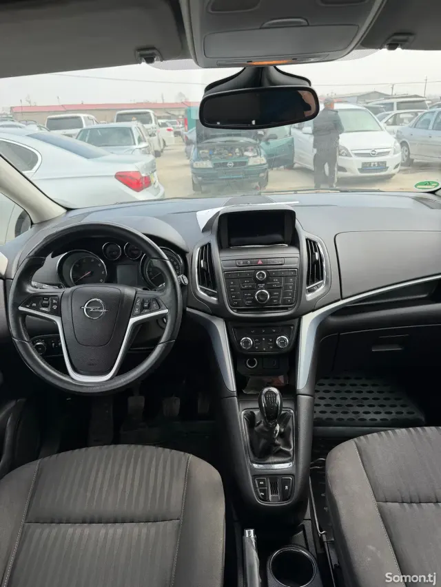 Opel Zafira 2014 · 1.6 MT