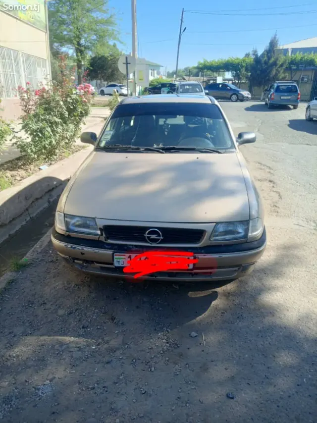 Opel Astra F 1997 · 1.6 MT