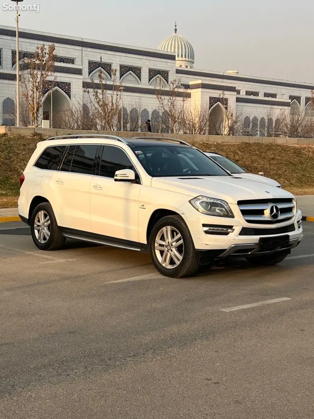 Mercedes-Benz GL class 2014 · 4.7 AT