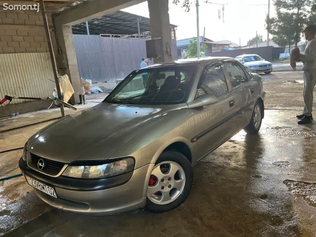 Opel Vectra B 1996 · 1.6 MT