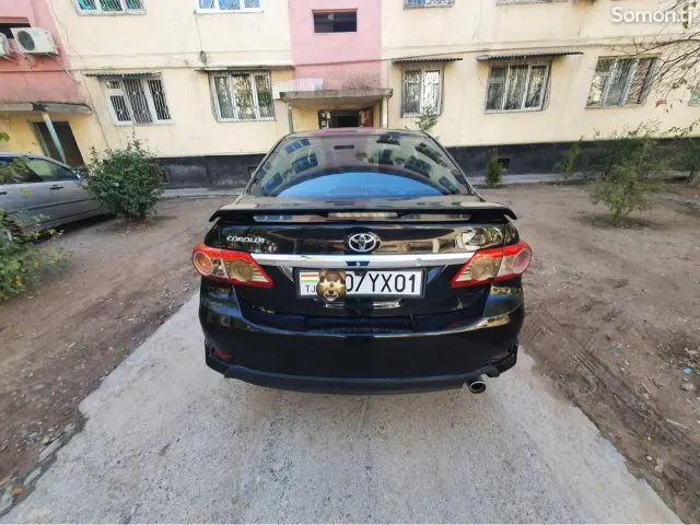 Toyota Corolla 2013 · 1.8 AT