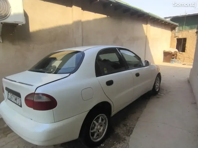 Daewoo Lanos 1998 · 1.6 MT