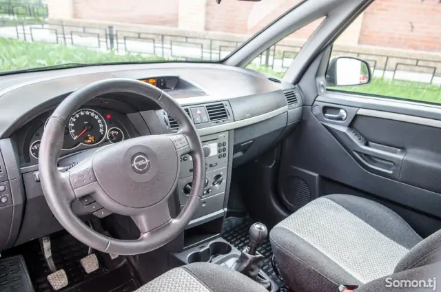 Opel Meriva 2004 · 1.6 MT