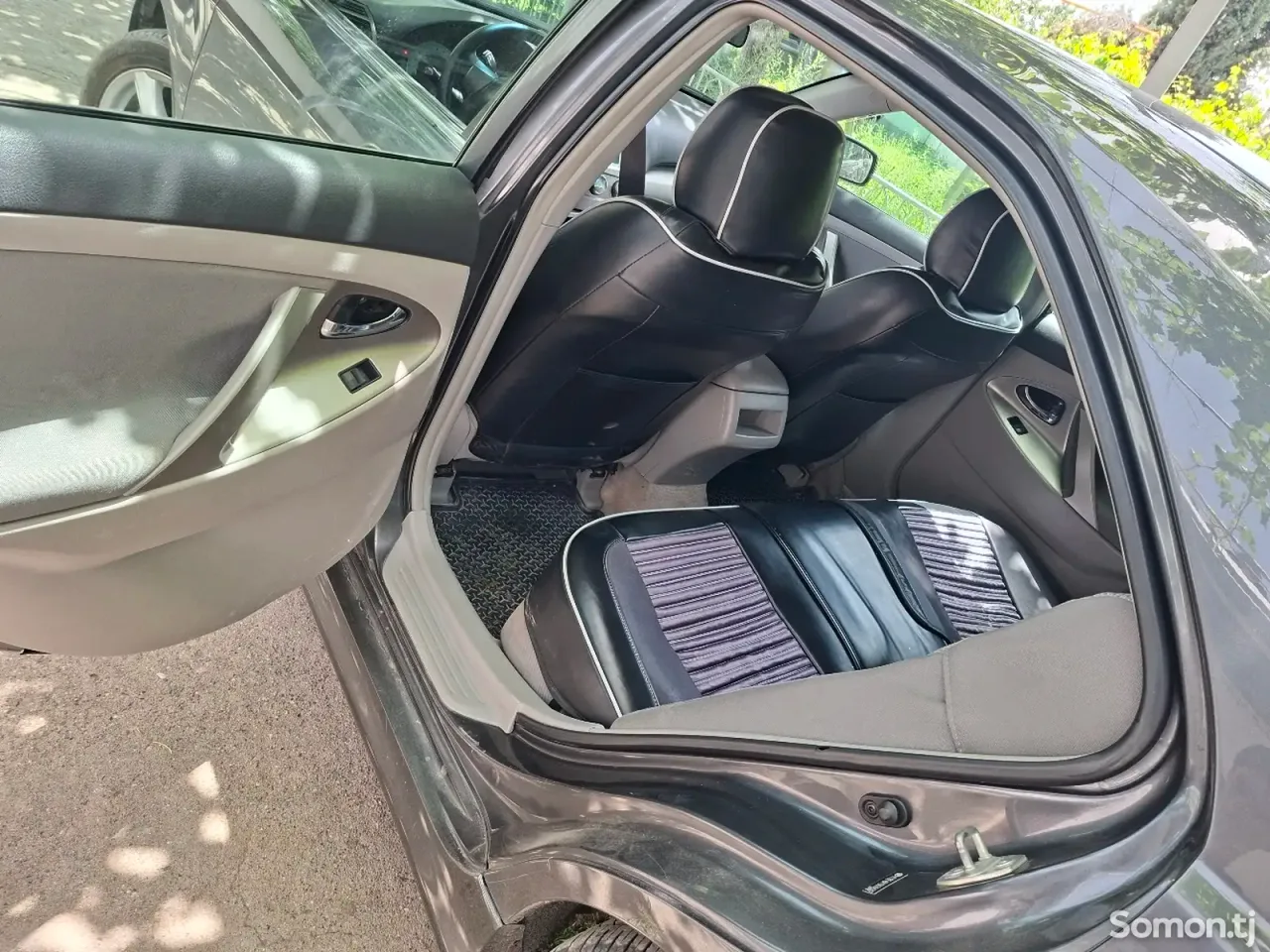 Toyota Camry 2009 · 2.4 AT