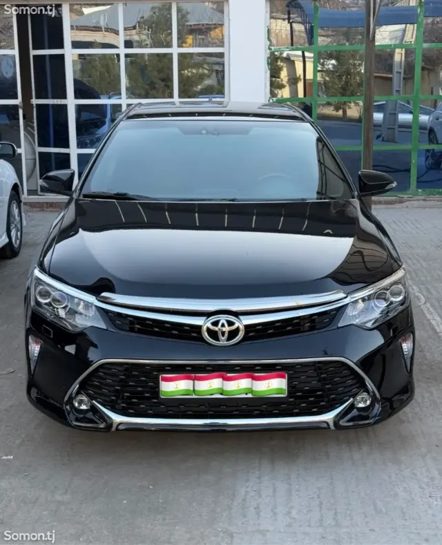 Toyota Camry 2017 · 2.5 AT