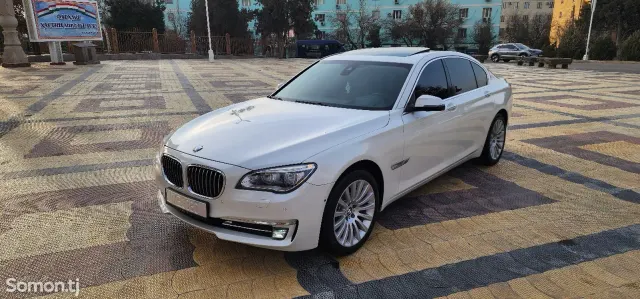 BMW 7 series 2014 · 4.0 AT