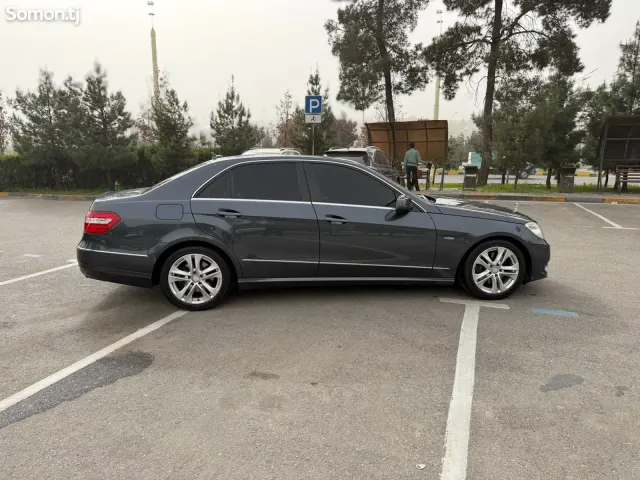 Mercedes-Benz E class 2012 · 3.5 AT