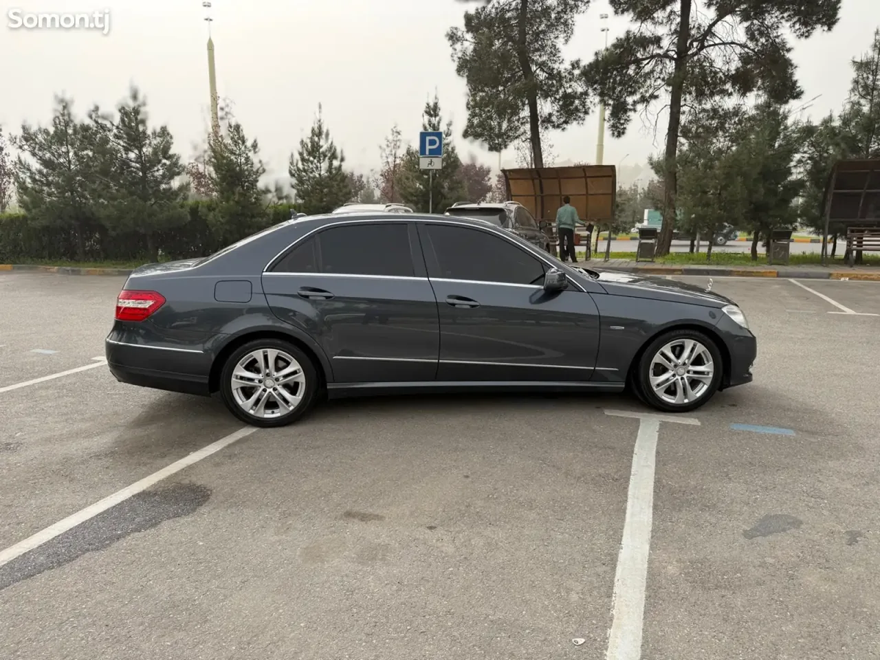 Mercedes-Benz E class 2012 · 3.5 AT