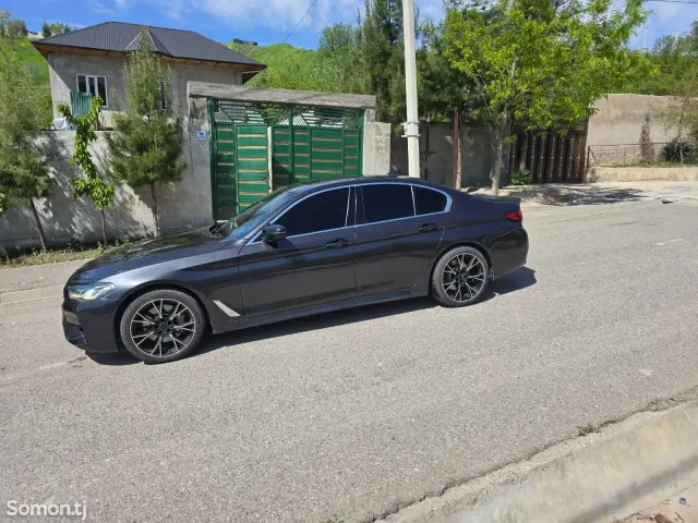 BMW 7 series 2019 · 2.0 AT