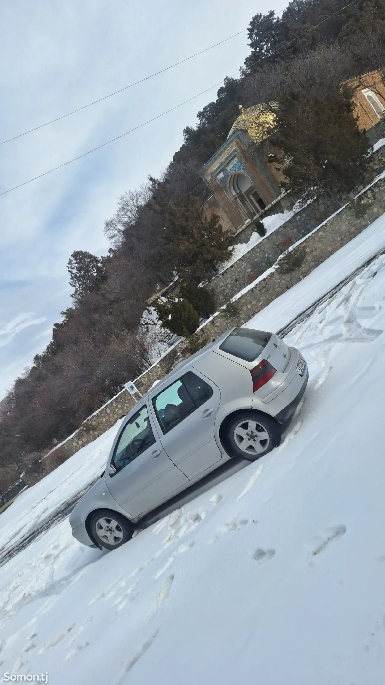 Volkswagen Golf 2001 · 1.8 MT