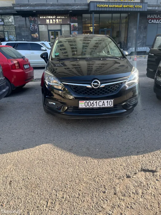 Opel Zafira 2017 · 1.4 MT