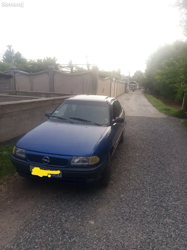 Opel Astra F 1996 · 1.6 MT