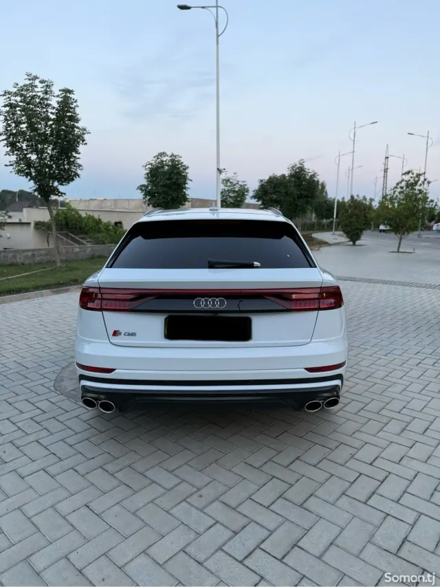 Audi Q8 2021 · 4.0 AT