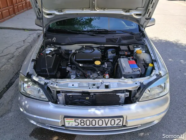 Opel Astra G 1998 · 1.6 MT