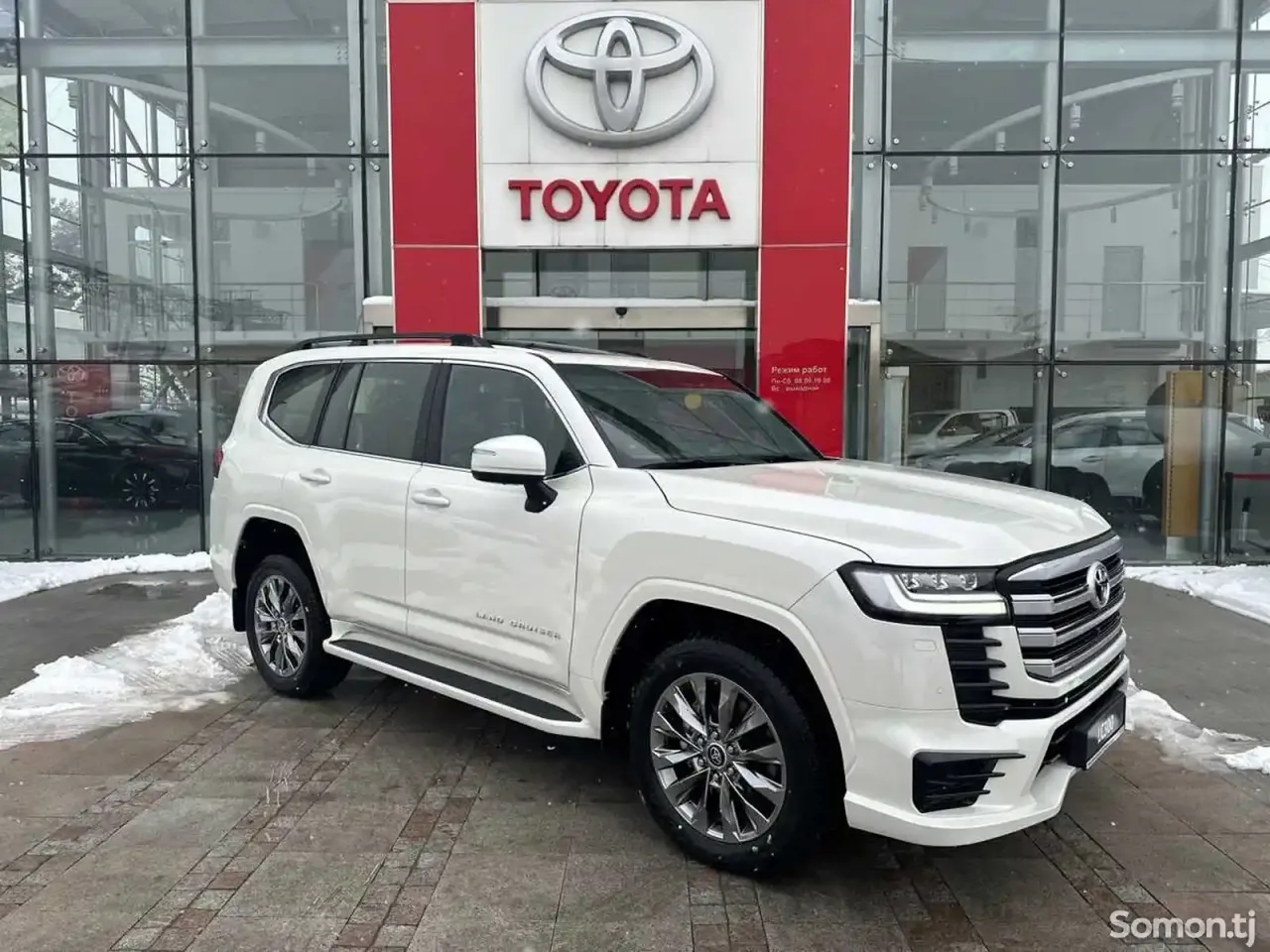 Toyota Land Cruiser 2025 · 3.5 AT