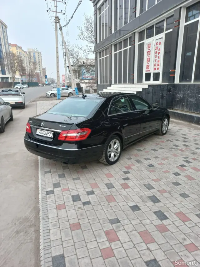 Mercedes-Benz E class 2011 · 3.5 AT