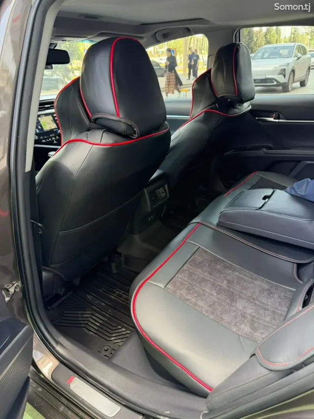 Toyota Camry 2018 · 2.5 AT