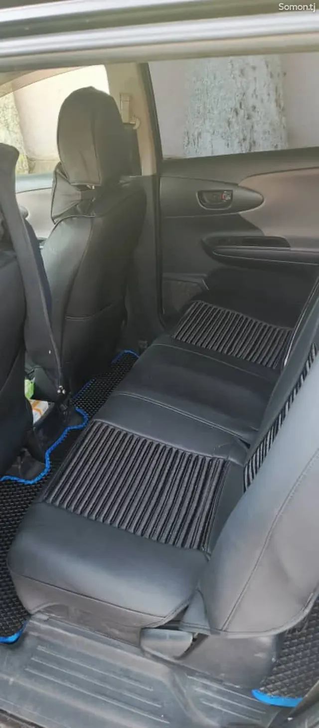 Toyota Wish 2011 · 1.8 AT