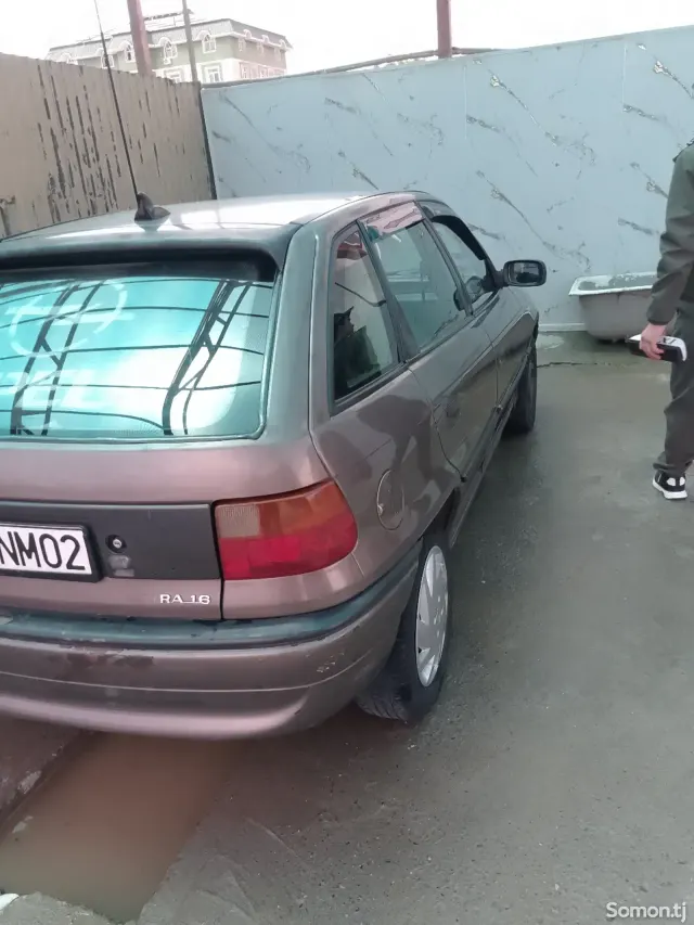 Opel Astra F 1996 · 1.6 MT