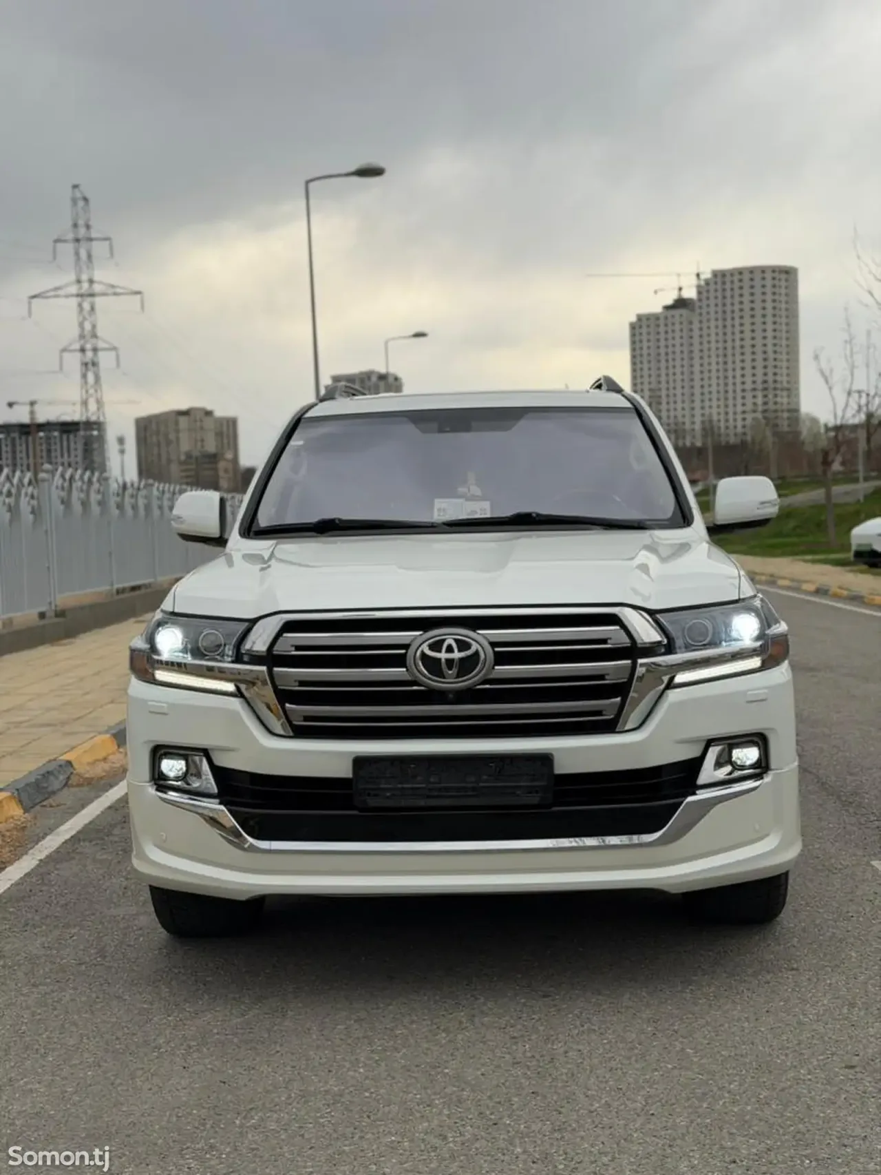 Toyota Land Cruiser 2017 · 4.5 AT
