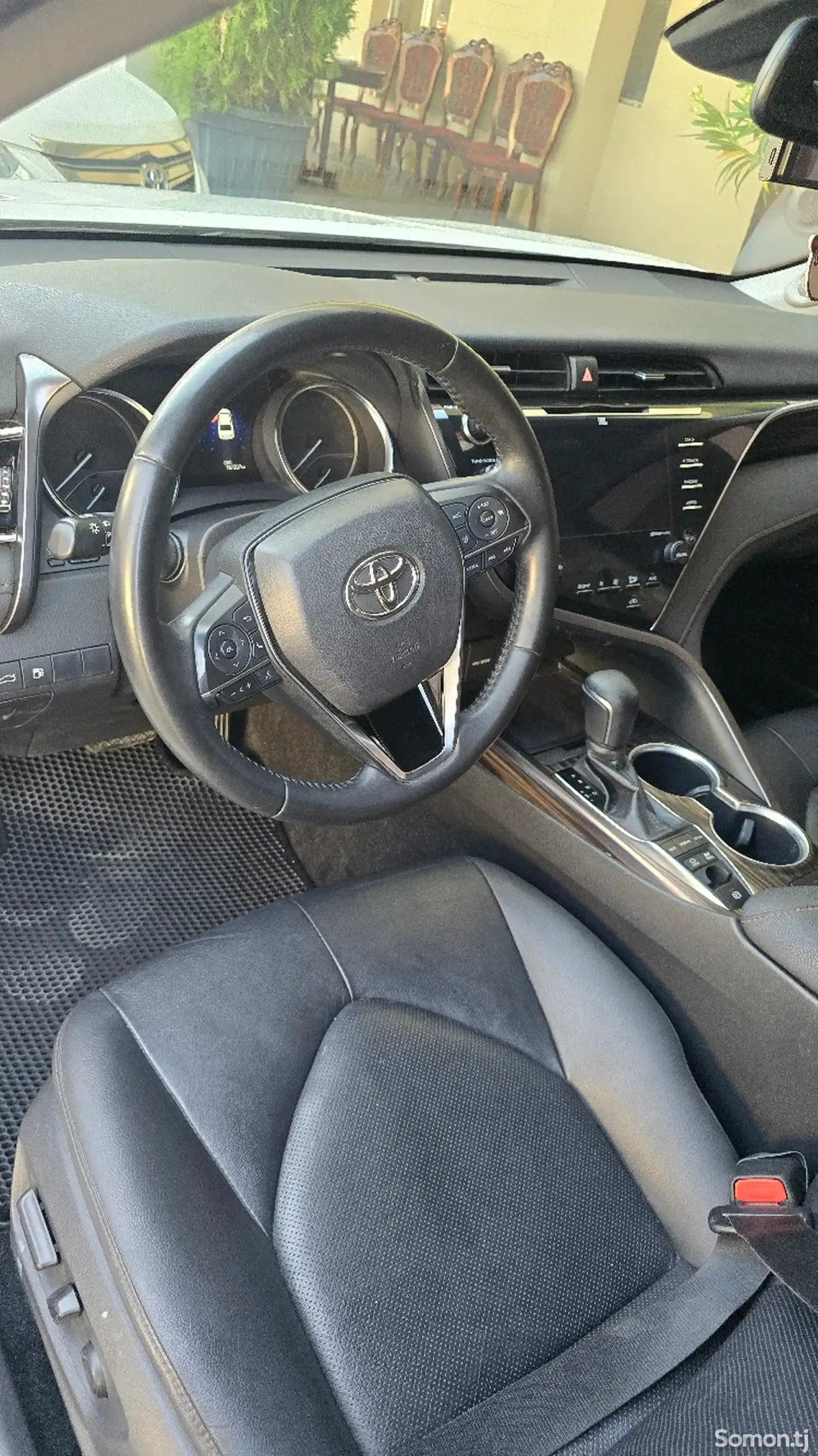 Toyota Camry 2018 · 2.5 AT