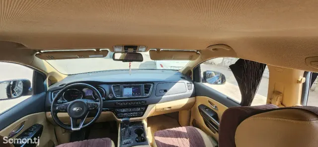 Kia Carnival 2017 · 2.2 AT