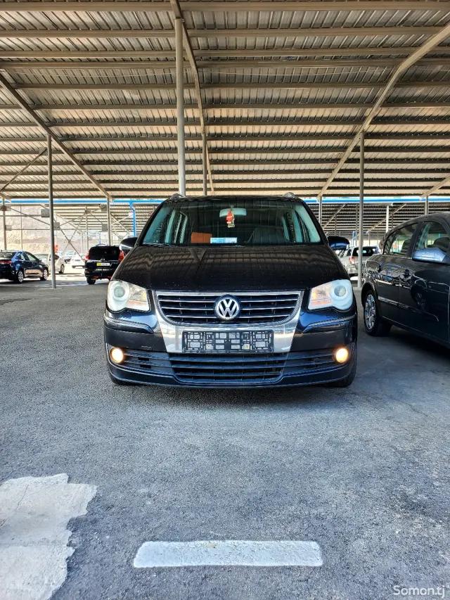 Volkswagen Touran 2007 · 1.4 MT