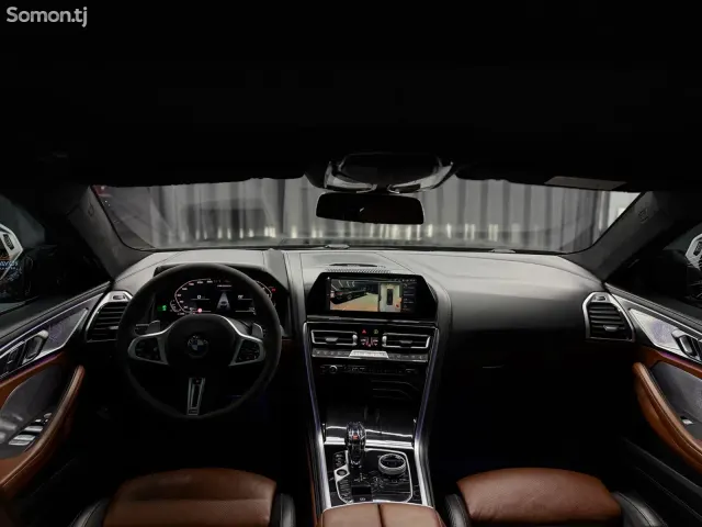 BMW M8 2023 · 4.4 AT