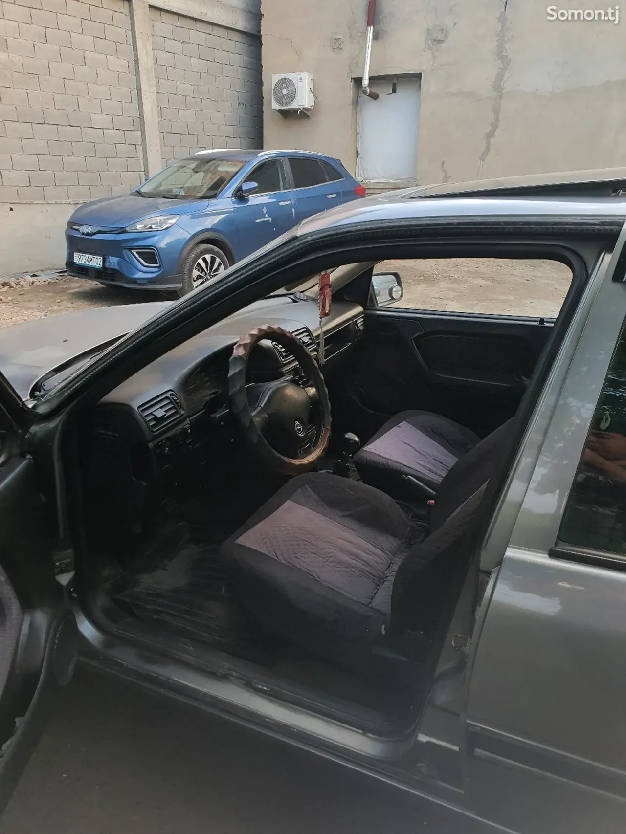 Opel Vectra A 1992 · 1.6 MT