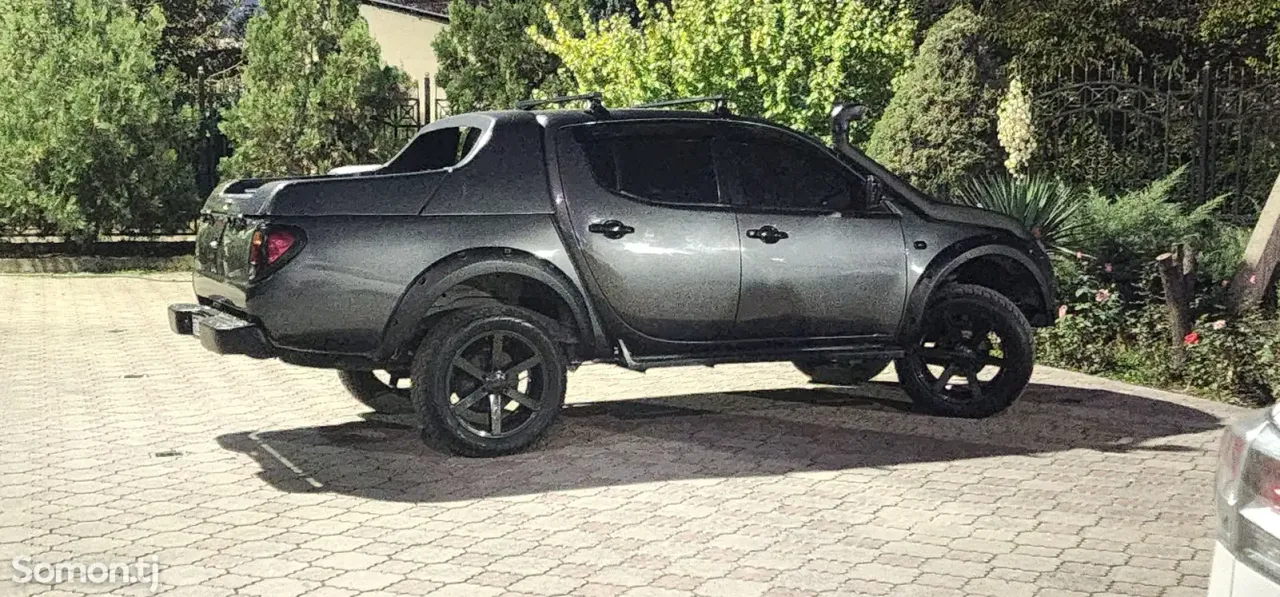 Mitsubishi L200 2012 · 2.4 MT