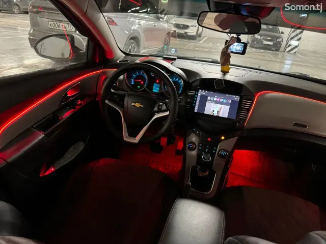 Chevrolet Cruze 2012 · 1.6 MT