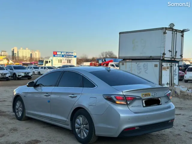 Hyundai Sonata 2015 · 2.0 AT