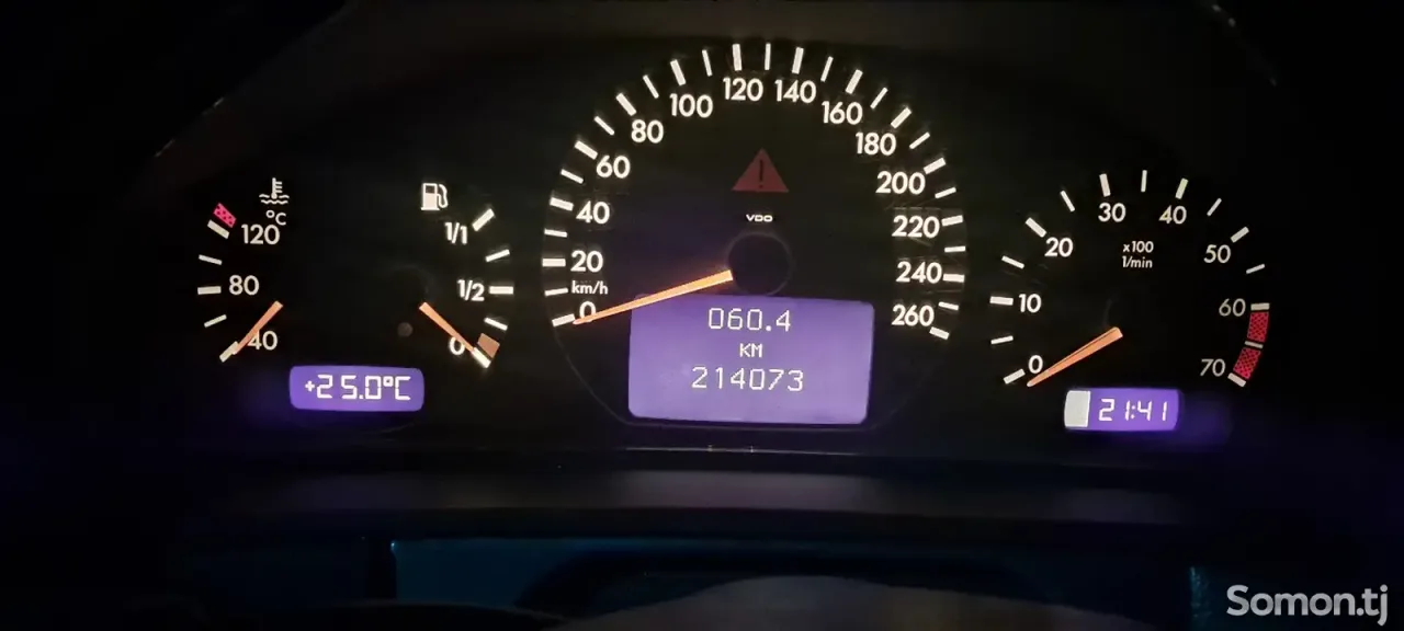Mercedes-Benz E class 2001 · 3.2 AT