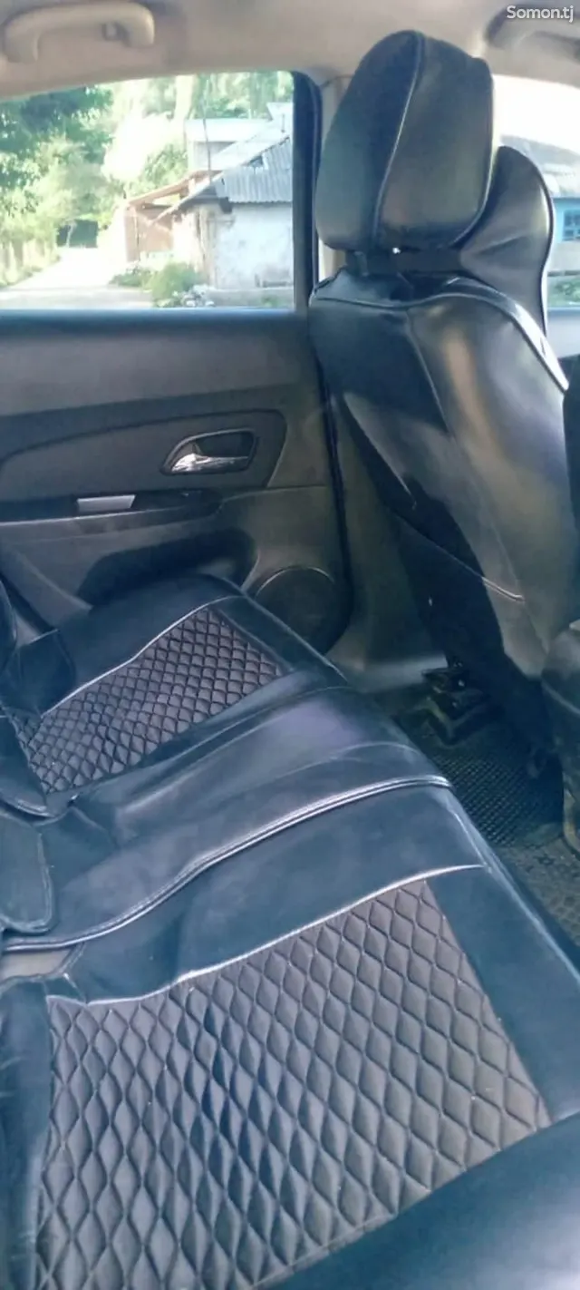 Chevrolet Cruze 2014 · 1.4 AT