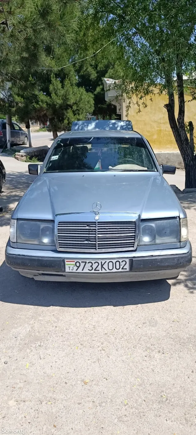 Mercedes-Benz W124 1986 · 2.5 MT