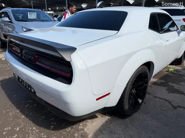 Dodge Challenger 2016 · 3.6 AT