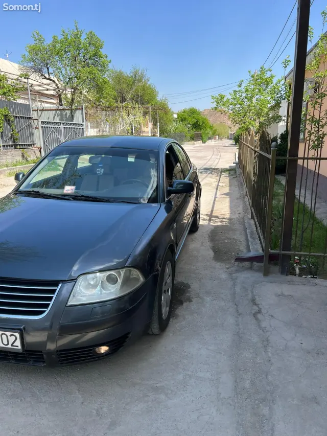 Volkswagen Passat 2001 · 1.8 MT