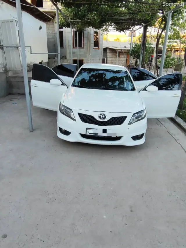 Toyota Camry 2010 · 2.5 AT