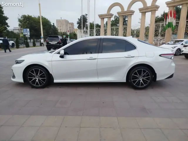 Toyota Camry 2022 · 2.5 AT