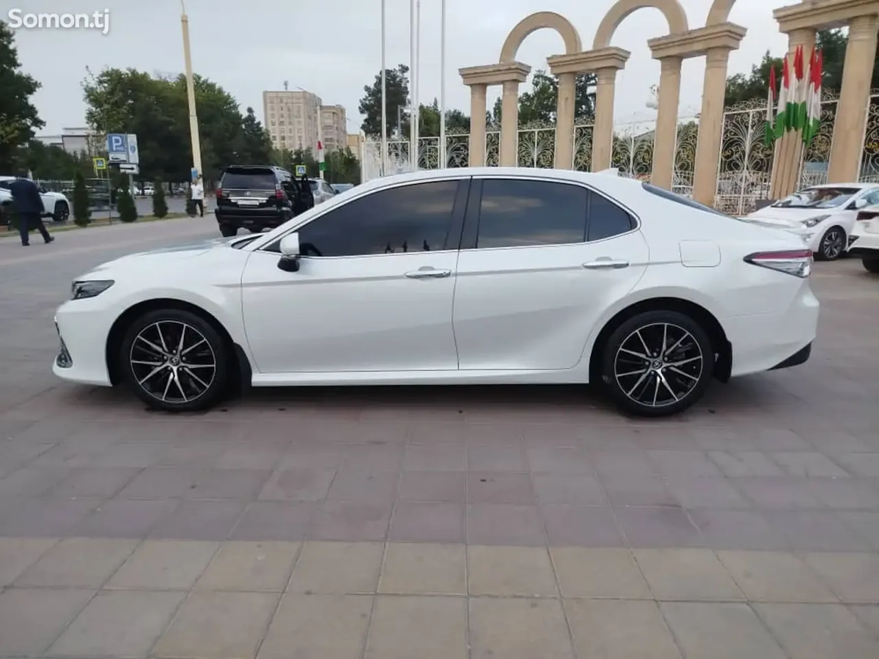 Toyota Camry 2022 · 2.5 AT