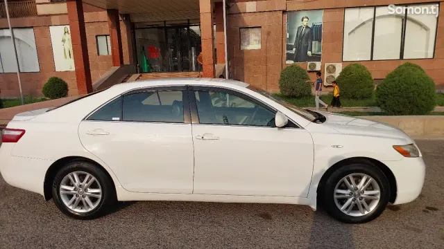 Toyota Camry 2008 · 2.4 AT