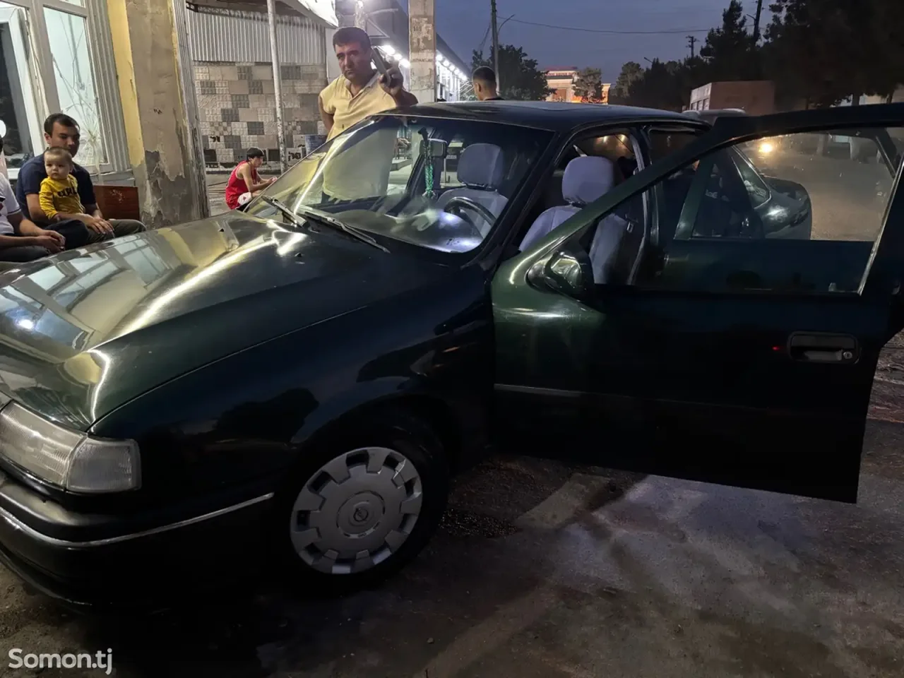 Opel Vectra A 1995 · 1.6 MT